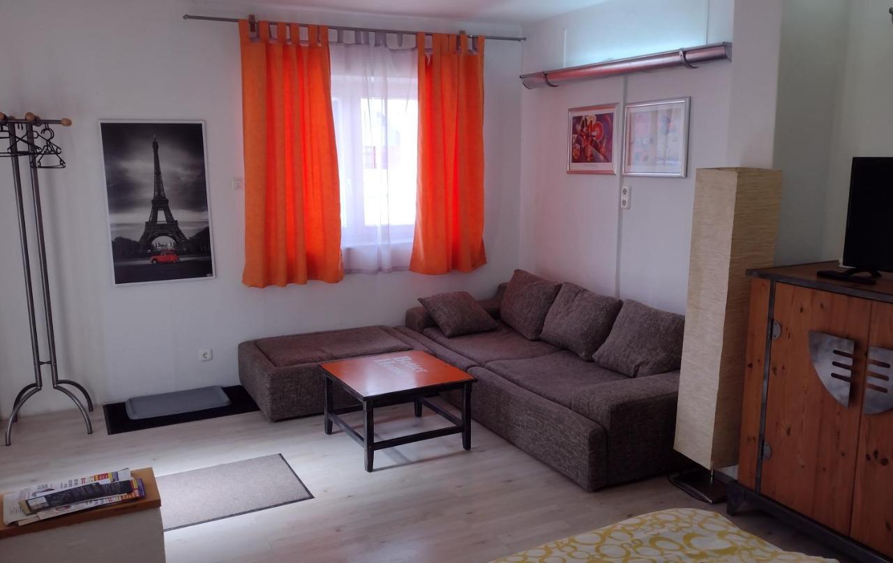 Kleines Gemuetliches Apartment In Zentraler Lage プリーン・アム・キームゼー エクステリア 写真